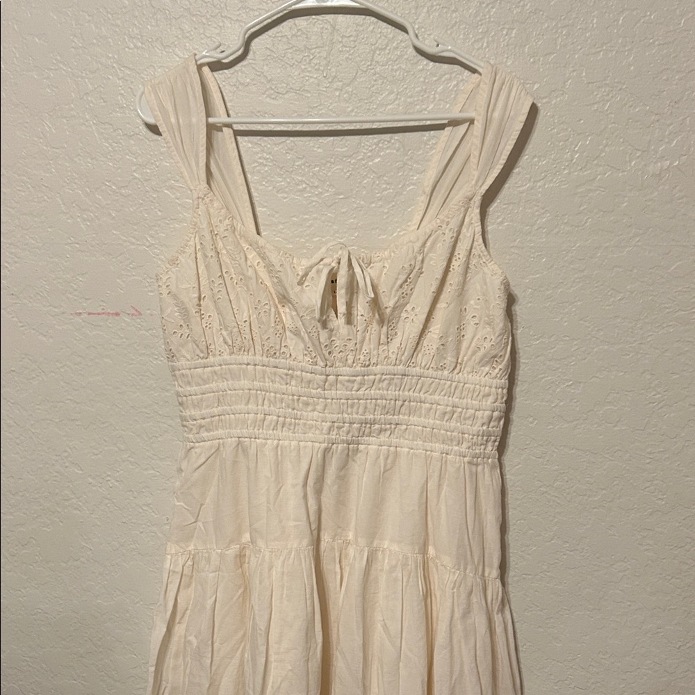 🎒LUCKY BRAND Light Cream Eyelet Midi Dress with Smocked Back size L GUC - Picture 3 of 16